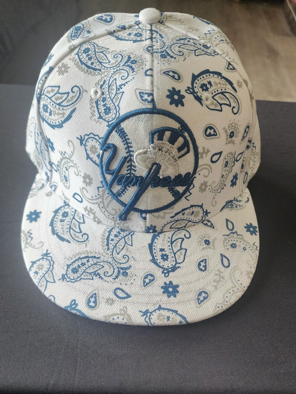 RARE Vintage Paisley NEW YORK YANKEES Baseball Cap 7 1/8 TWIN ENTERPRISES